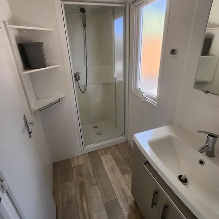 Confort Dans 4 Etoiles Marina De Front De 营地 *