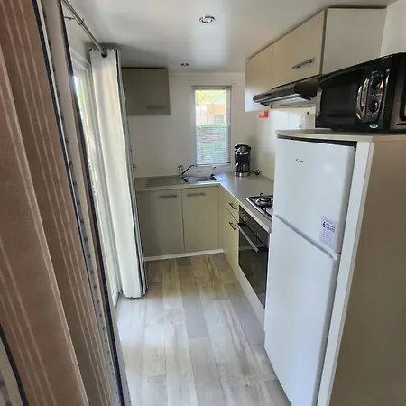 Confort Dans 4 Etoiles Marina De Front De * 卡内