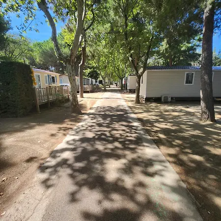 Confort Dans 4 Etoiles Marina De Front De 营地