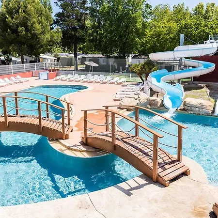 Campsite Confort Dans 4 Etoiles Marina De Front De Canet-en-Roussillon